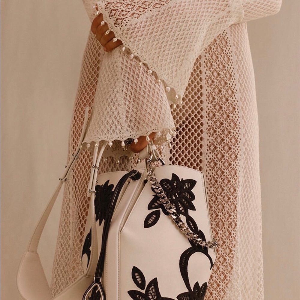 Meet your Posher, Edina